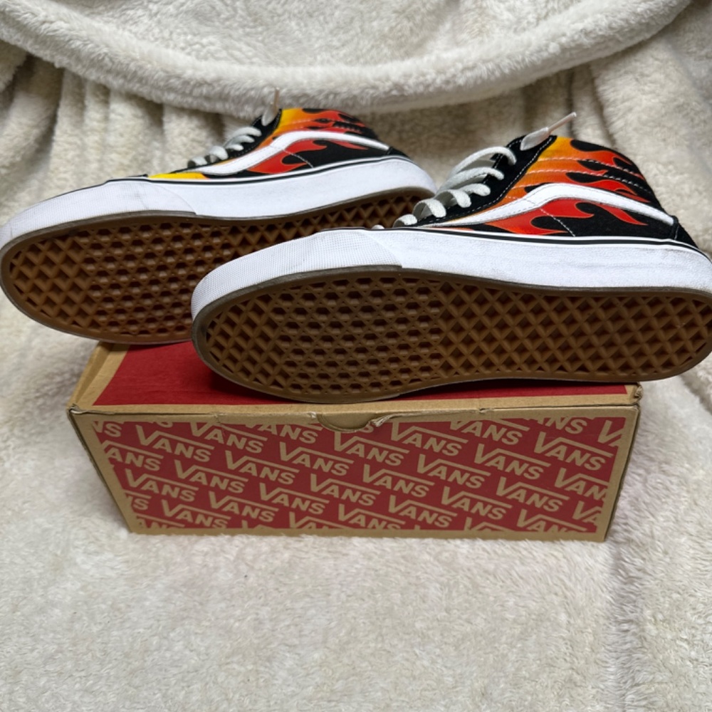 Vans - Picture 5 of 6